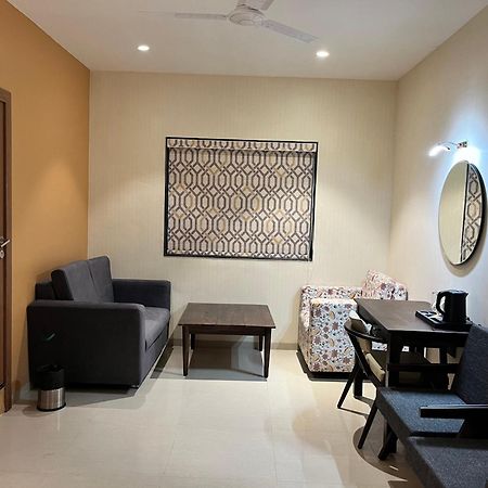 Hotel Avenue Plaza Mundra المظهر الخارجي الصورة